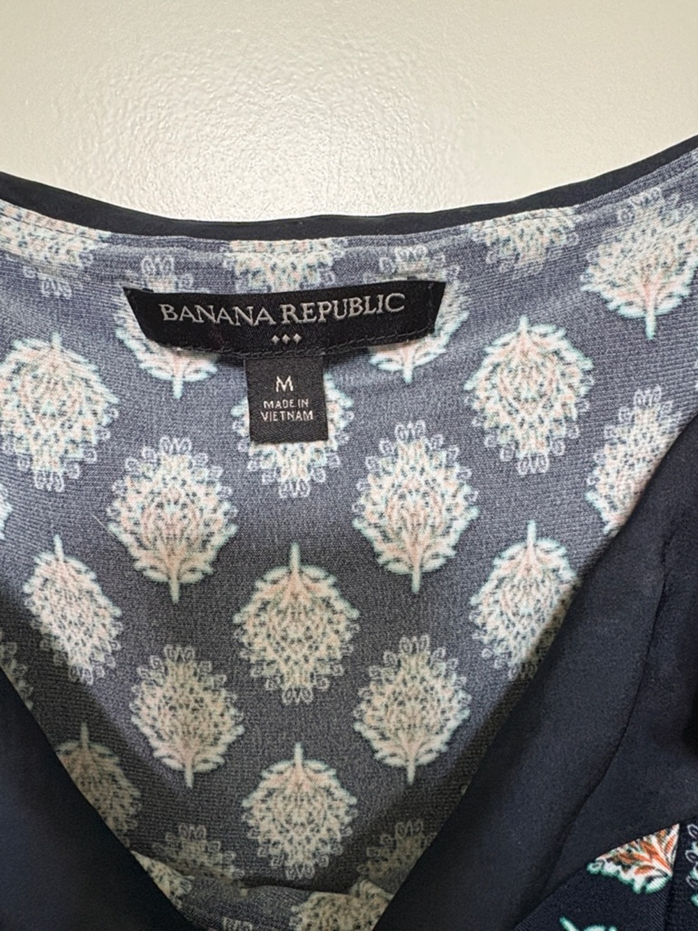 Banana Republic Navy Floral-Print Off-Shoulder Camisole - Picture 2 of 6